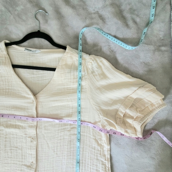 Sonoma Tan and Cream Puff Sleeve Blouse - Picture 5 of 7